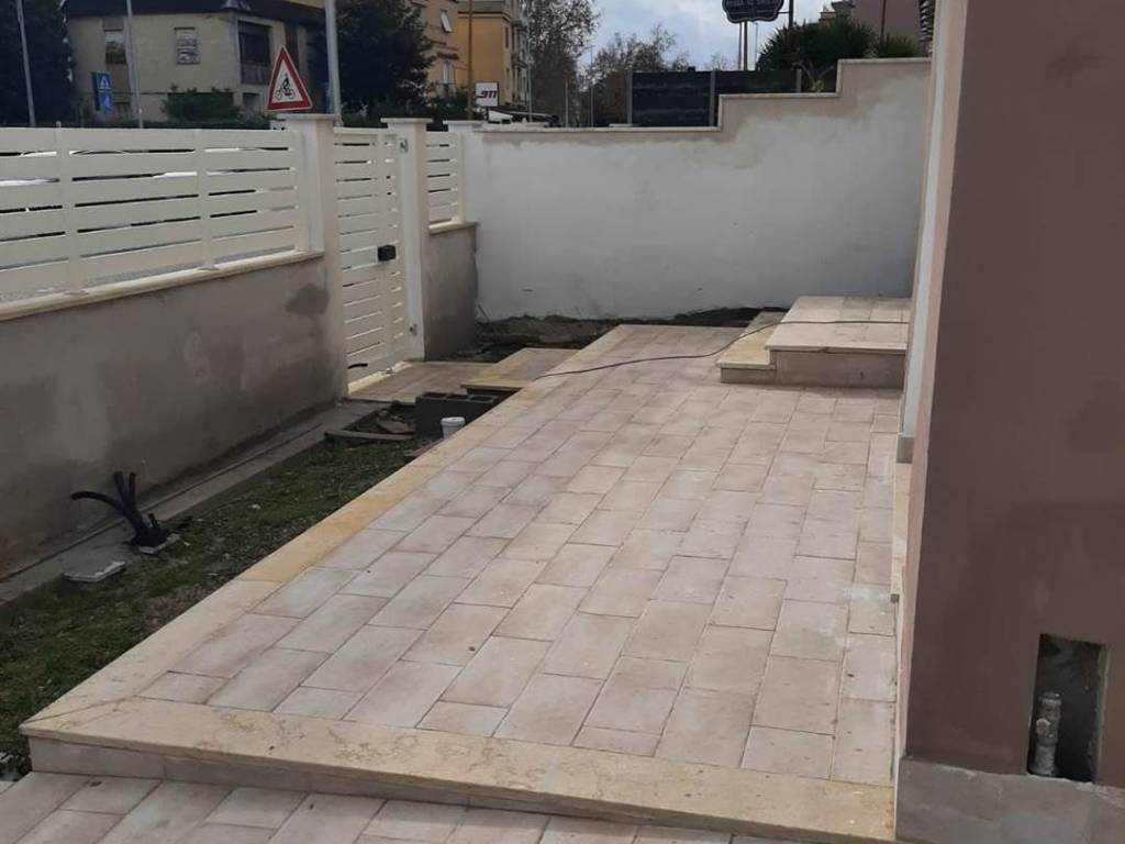 casa indipendente in vendita a Latina in zona Centro Città