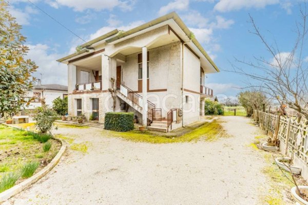 casa indipendente in vendita a Latina in zona Latina Scalo