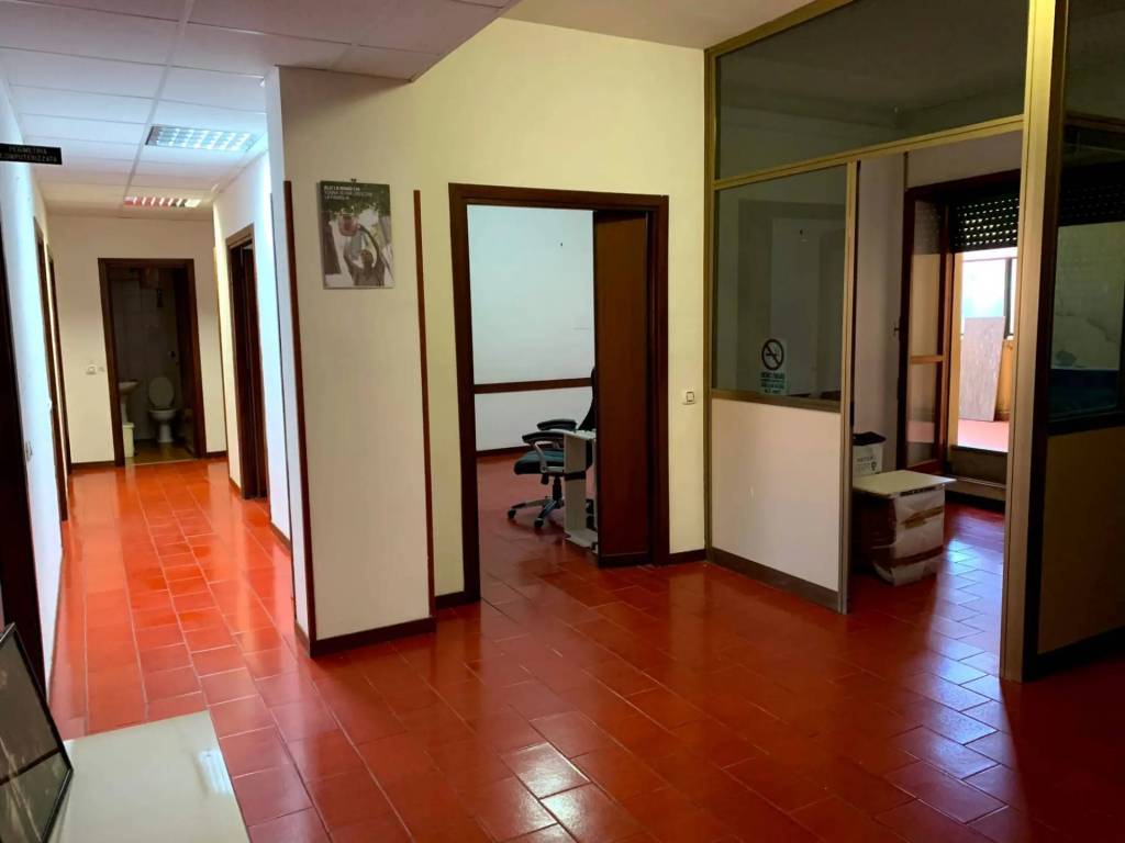 ufficio in vendita a Latina in zona Centro Città