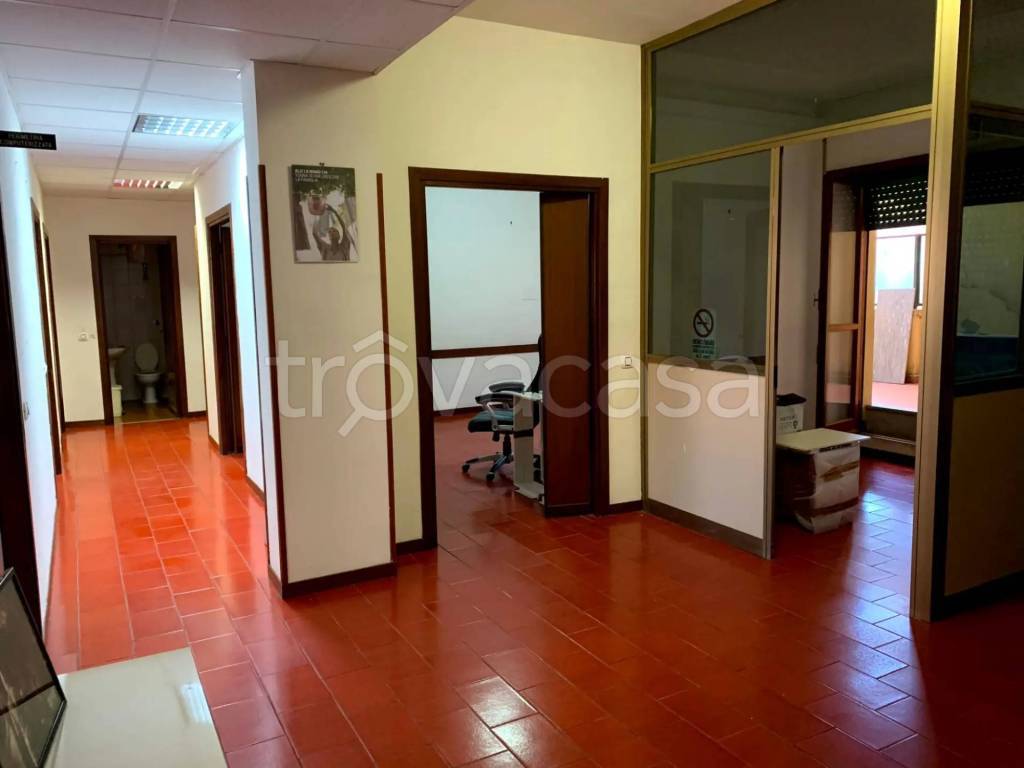 ufficio in vendita a Latina in zona Centro Città
