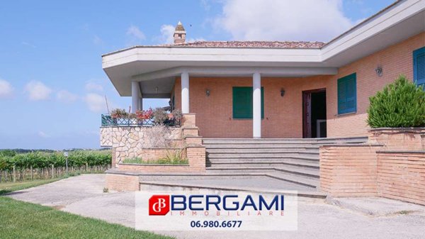 casa indipendente in vendita a Latina in zona Borgo Montello