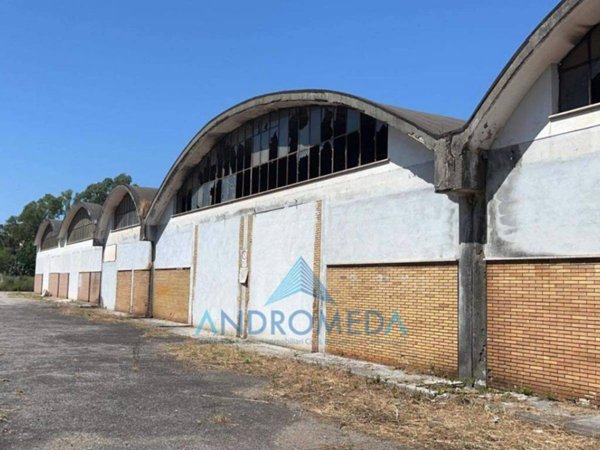 negozio in vendita a Latina