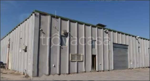 locale commerciale in vendita a Latina in zona Epitaffio