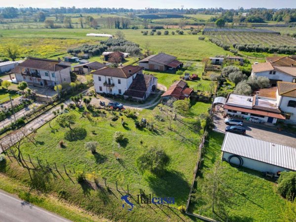 casa indipendente in vendita a Latina in zona Centro Città