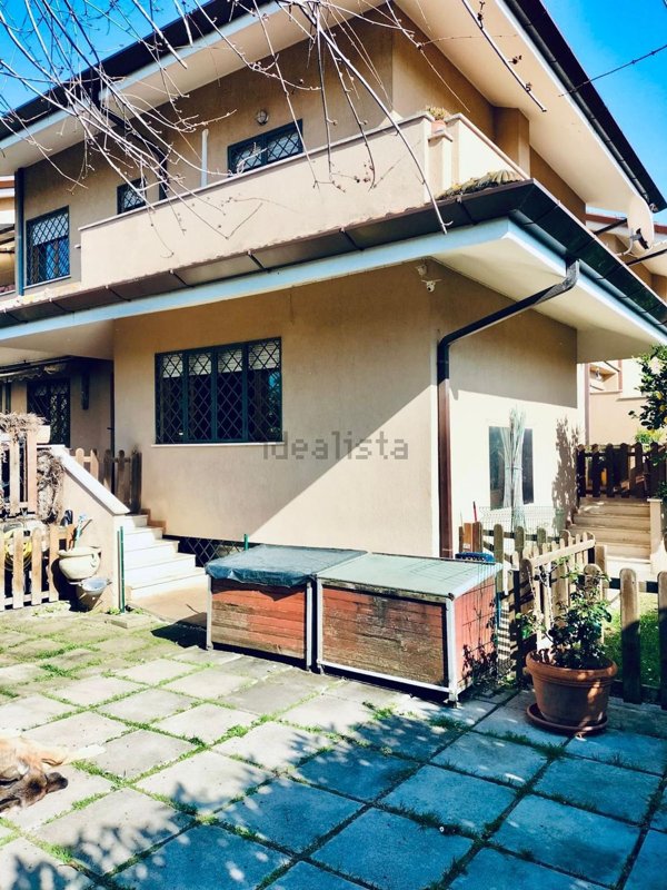 casa indipendente in vendita a Latina