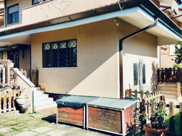 casa indipendente in vendita a Latina