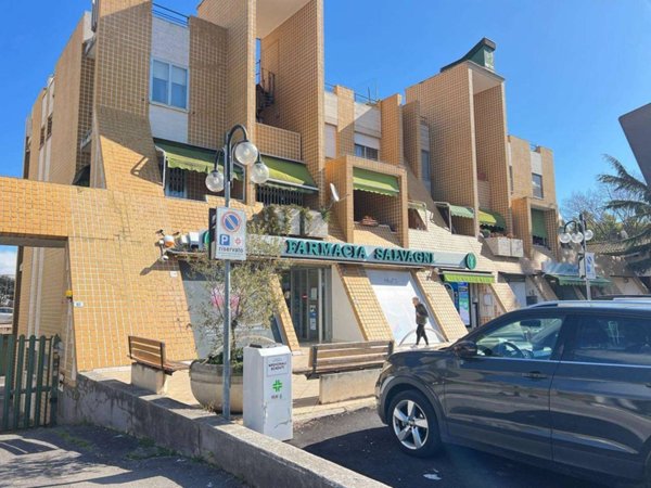 negozio in vendita a Latina