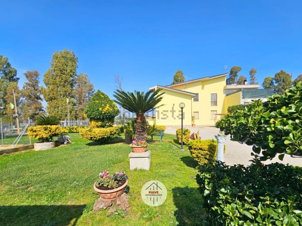 casa indipendente in vendita a Latina in zona Borgo Santa Maria