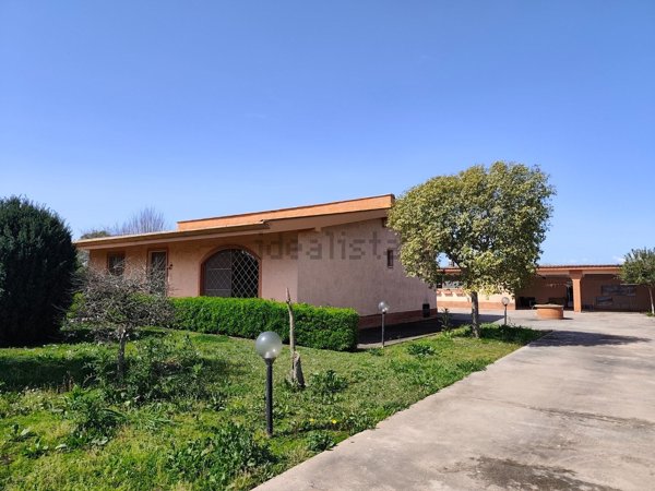 casa indipendente in vendita a Latina in zona Centro Città