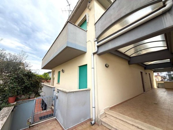 casa indipendente in vendita a Latina