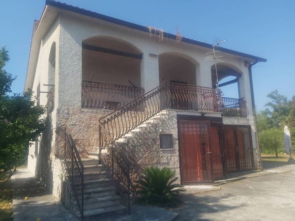 casa indipendente in vendita a Latina in zona Borgo Santa Maria
