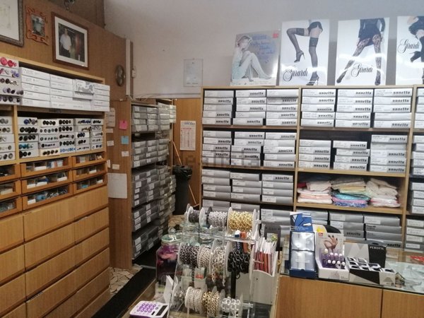 locale commerciale in vendita a Latina