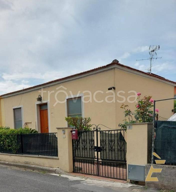 casa indipendente in vendita a Latina