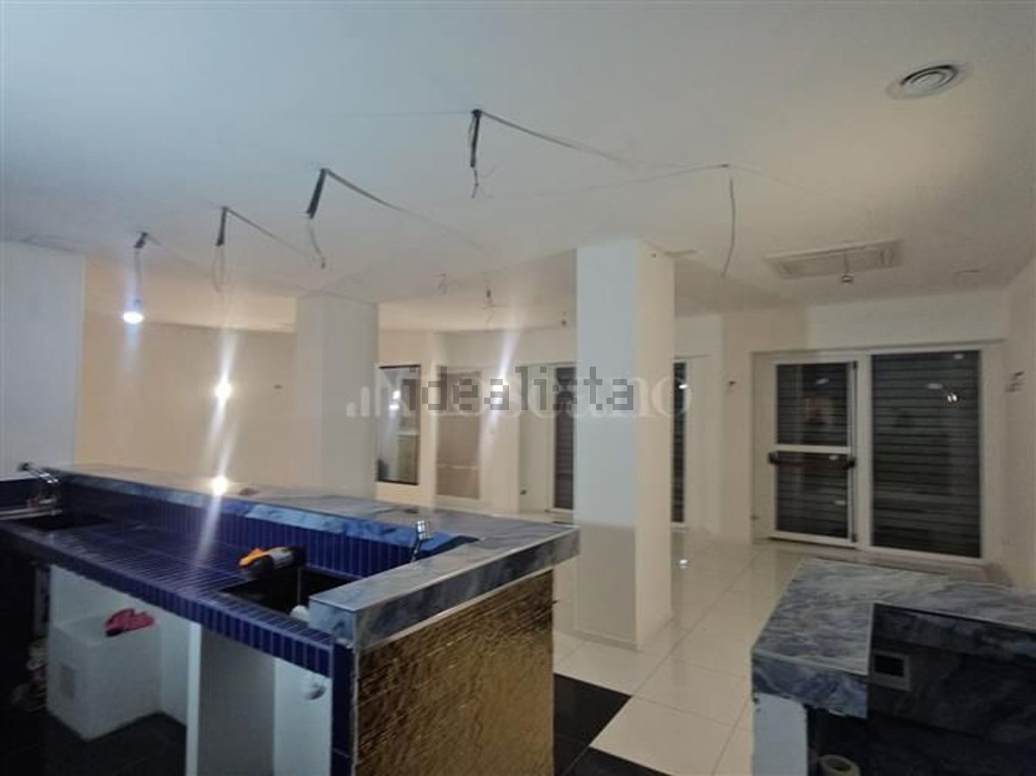 locale commerciale in vendita a Latina