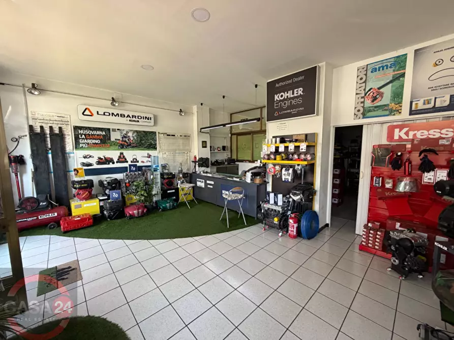 locale commerciale in vendita a Latina