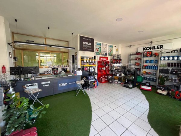 negozio in vendita a Latina