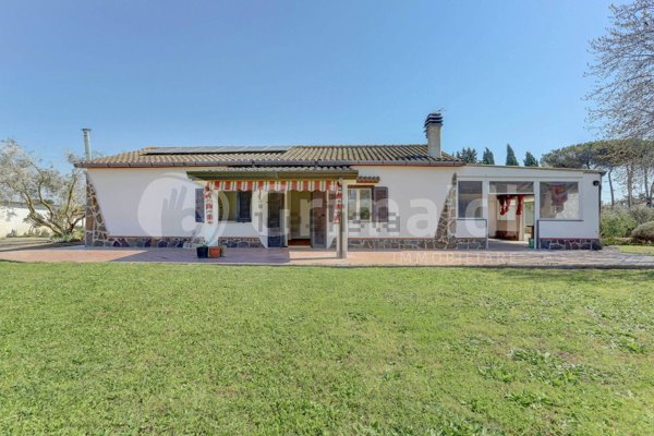 casa indipendente in vendita a Latina in zona Foce Verde