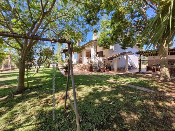 casa indipendente in vendita a Latina