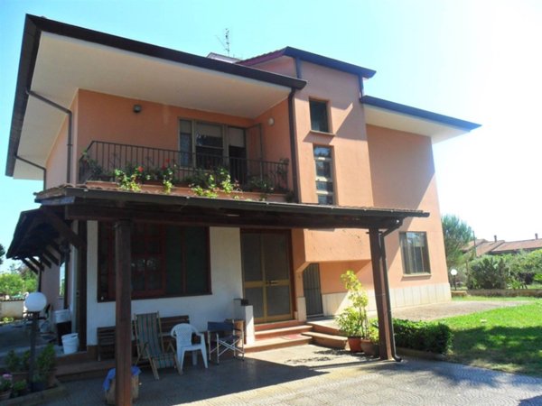 casa indipendente in vendita a Latina in zona Borgo Piave