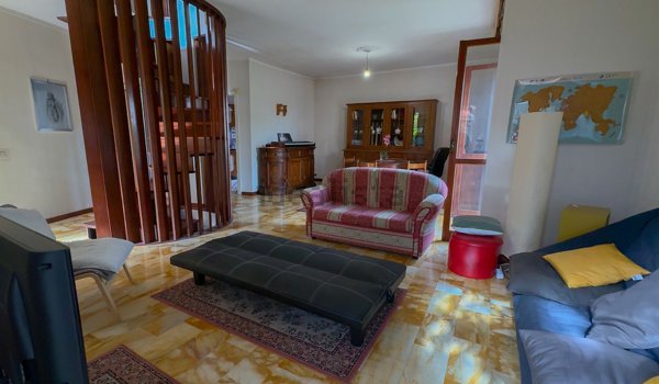 casa indipendente in vendita a Latina