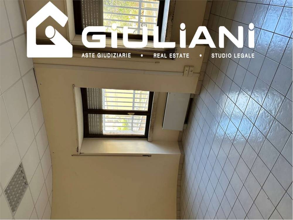 ufficio in vendita a Latina in zona Centro Città