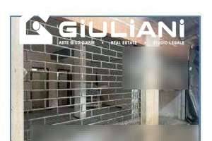 negozio in vendita a Latina