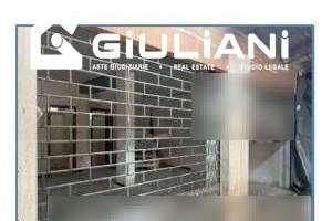 negozio in vendita a Latina