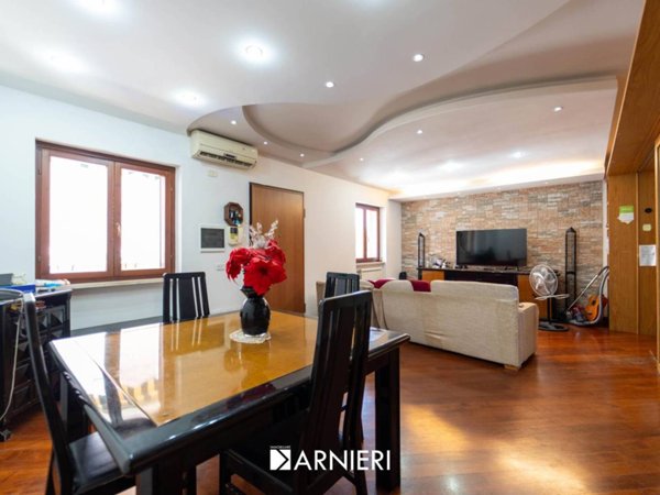 casa indipendente in vendita a Latina