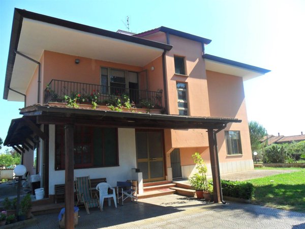 casa indipendente in vendita a Latina in zona Borgo Piave