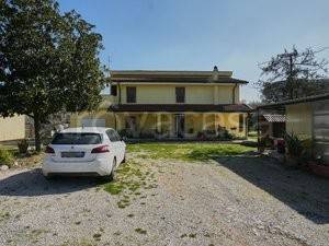 casa indipendente in vendita a Latina in zona Borgo Carso