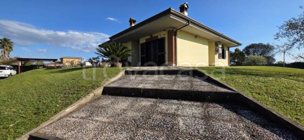 casa indipendente in vendita a Latina