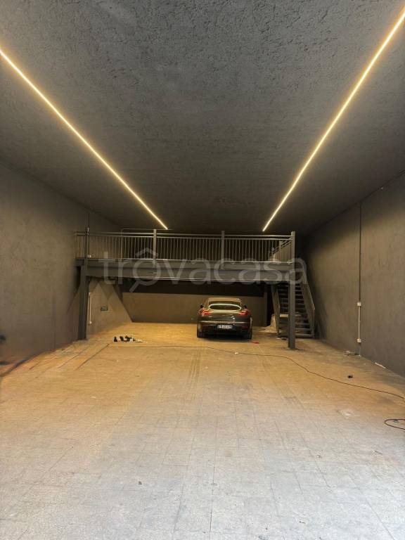 locale commerciale in vendita a Latina