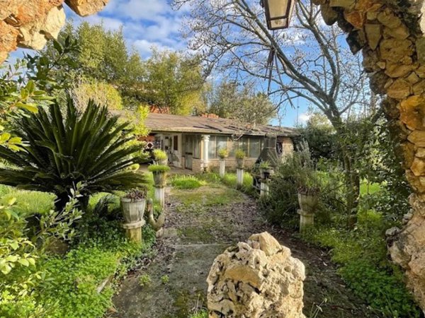 casa indipendente in vendita a Latina in zona Borgo Santa Maria