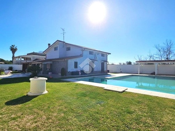 casa indipendente in vendita a Latina in zona Foce Verde