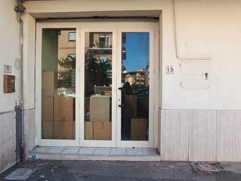 negozio in vendita a Latina in zona Centro Città