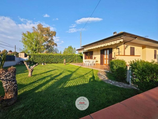 casa indipendente in vendita a Latina
