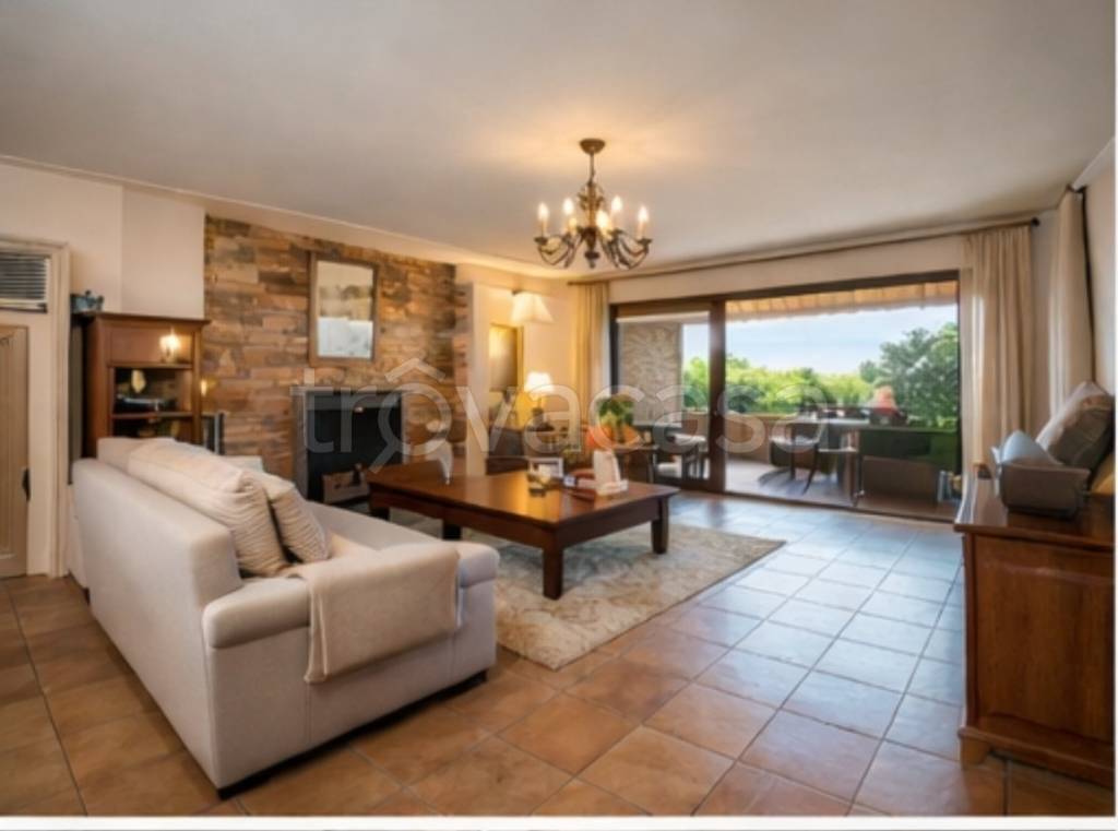 casa indipendente in vendita a Latina