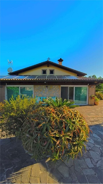 casa indipendente in vendita a Latina