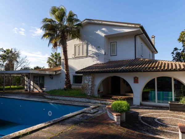 casa indipendente in vendita a Latina in zona Borgo Sabotino