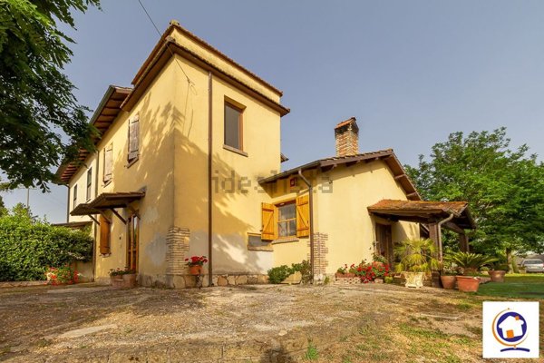 casa indipendente in vendita a Latina in zona Le Ferriere