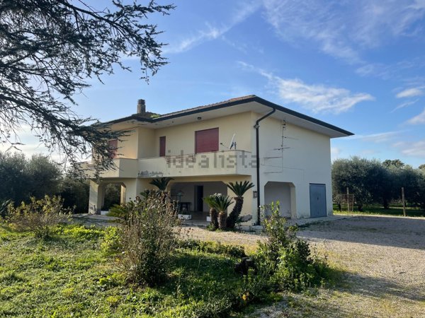 casa indipendente in vendita a Latina in zona Borgo Faiti