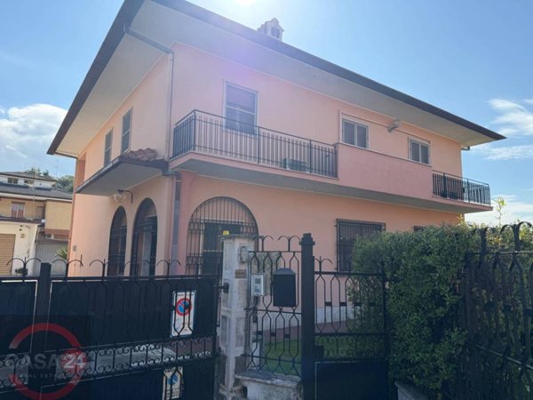 casa indipendente in vendita a Latina in zona Latina Scalo