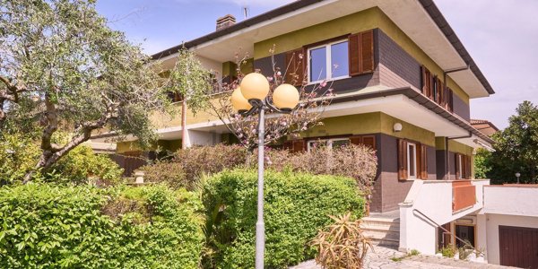 casa indipendente in vendita a Latina