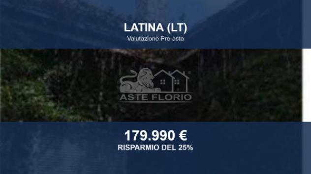casa indipendente in vendita a Latina in zona Centro Città