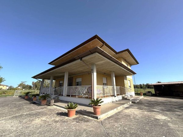 casa indipendente in vendita a Latina in zona Borgo Piave