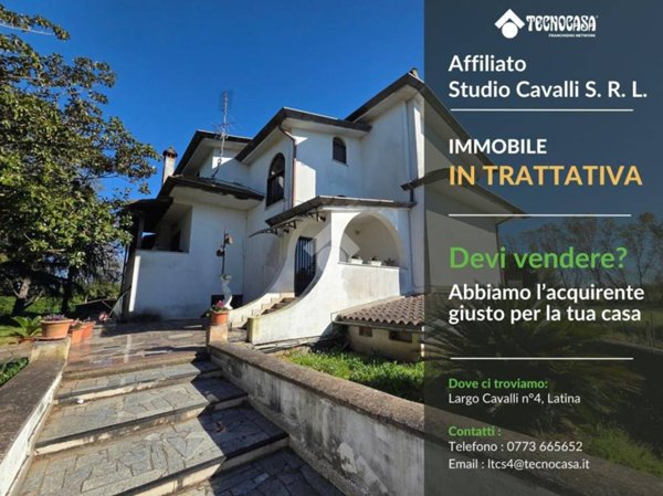 casa indipendente in vendita a Latina in zona Foce Verde
