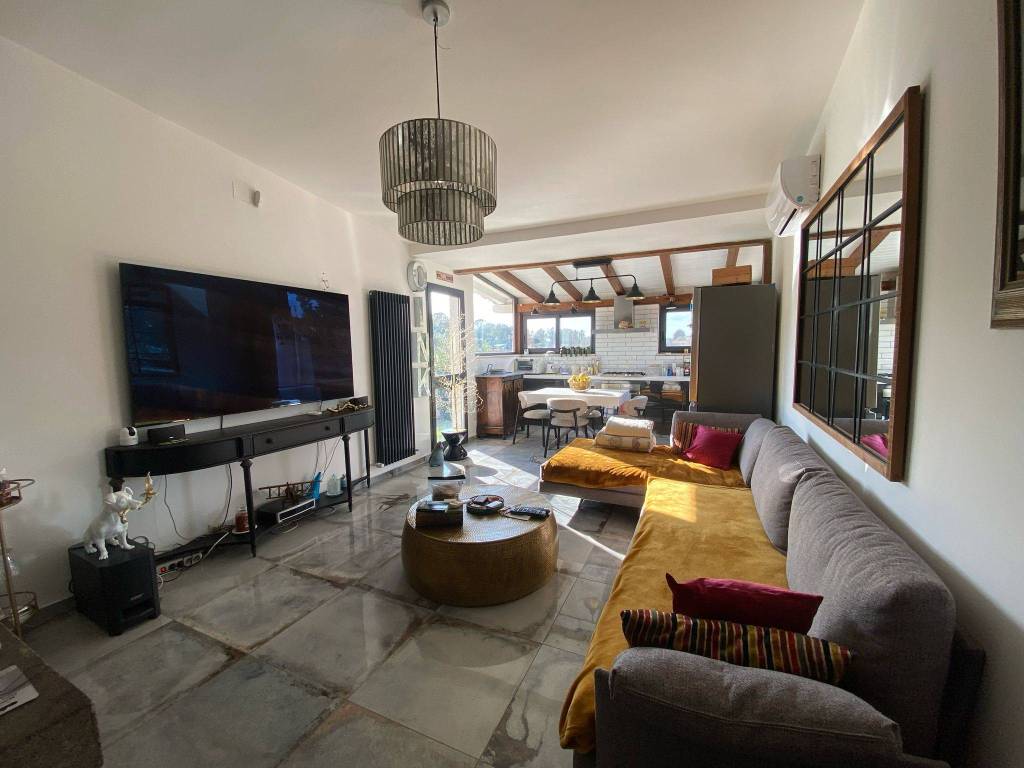 casa indipendente in vendita a Latina in zona Foce Verde