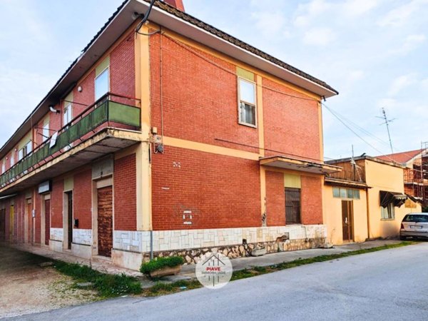 intera palazzina in vendita a Latina in zona Borgo Santa Maria