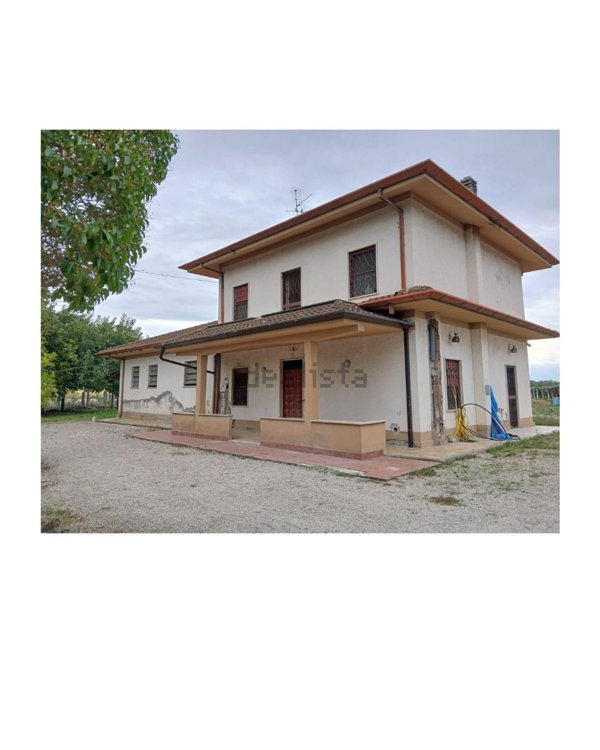 casa indipendente in vendita a Latina