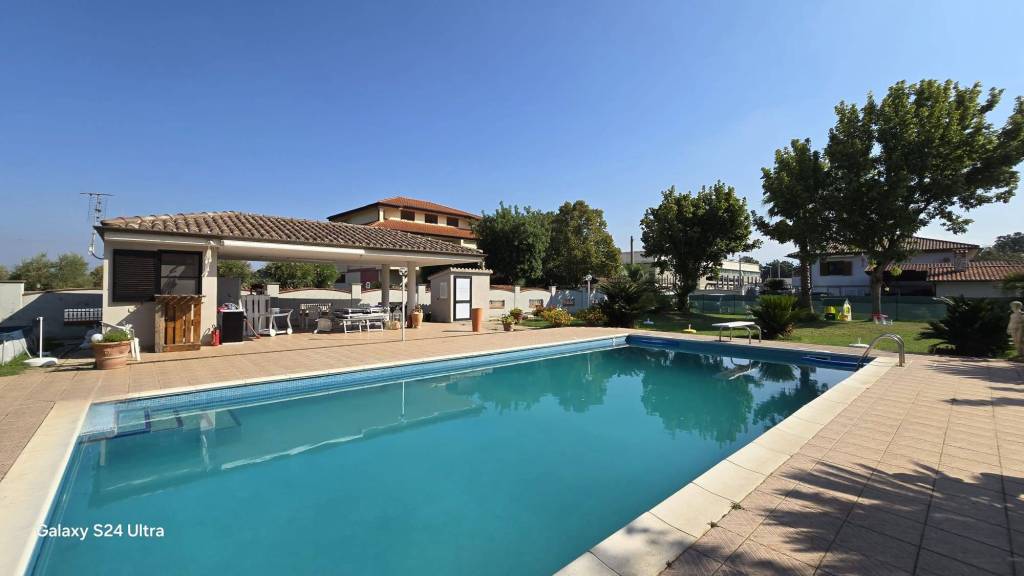 casa indipendente in vendita a Latina in zona Borgo Podgora
